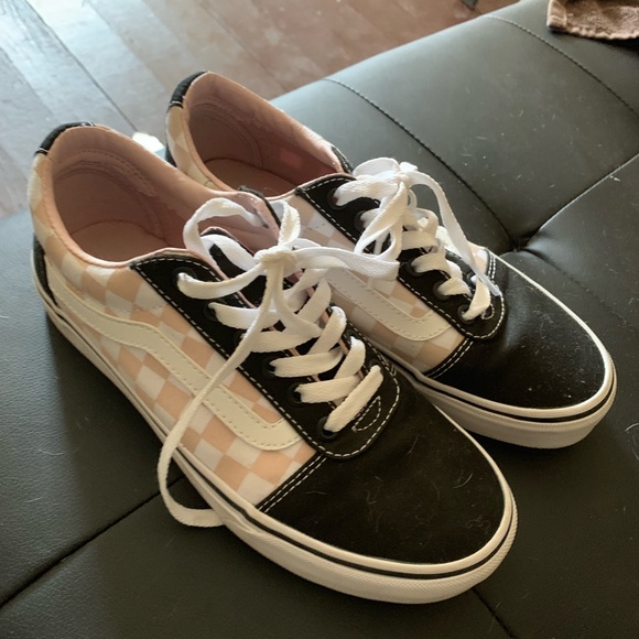 vans checkerboard old skool pink